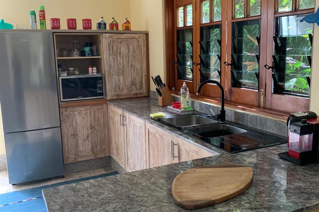 Beachfront Dolphin Cabin Oak Beach Екстериор снимка